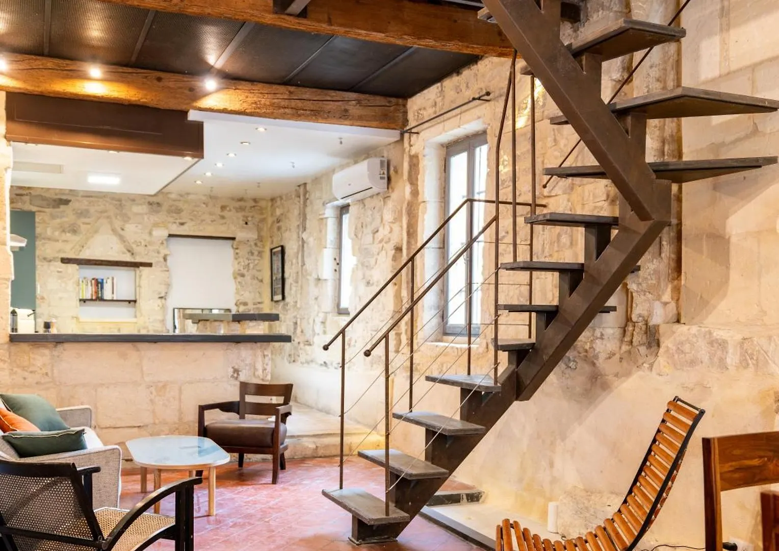 Maison De Charme En Centre-Ville 4 A 6 Personnes contacts